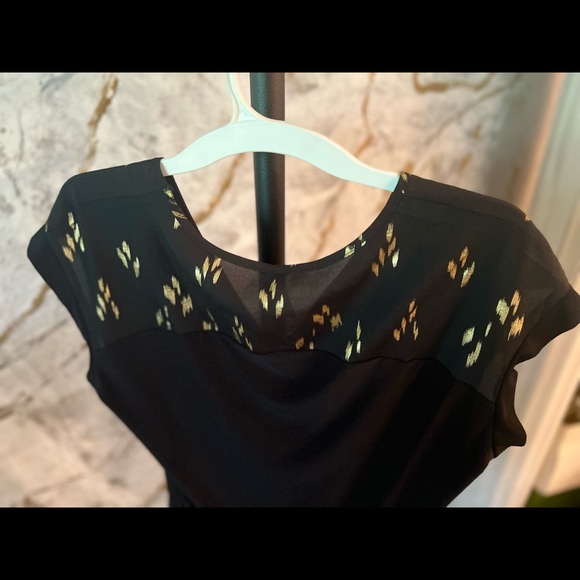 Women top - Picture 2 of 8